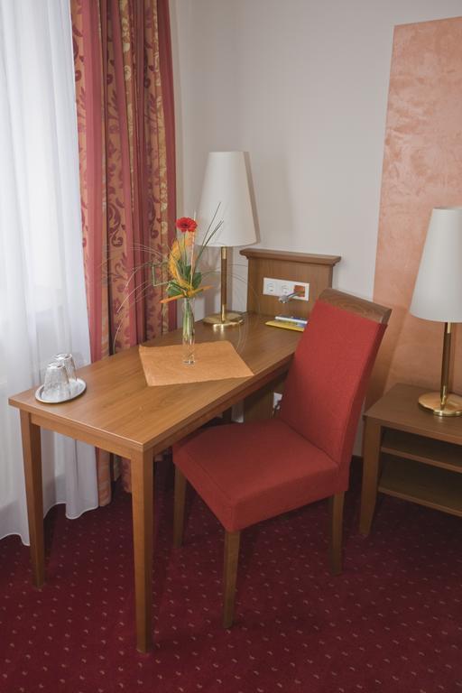 Hotel Schuberths Am Schloss Buttenheim Room photo